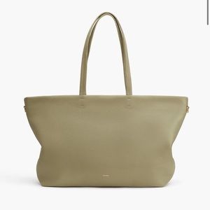 CUYANA EASY TOTE WITH ZIPPER IN SAGE